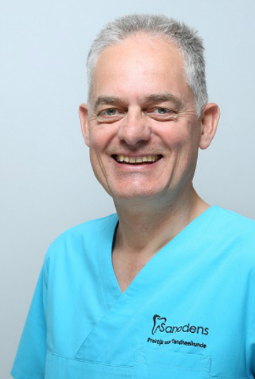 Tandarts Erik Van den Bogaert